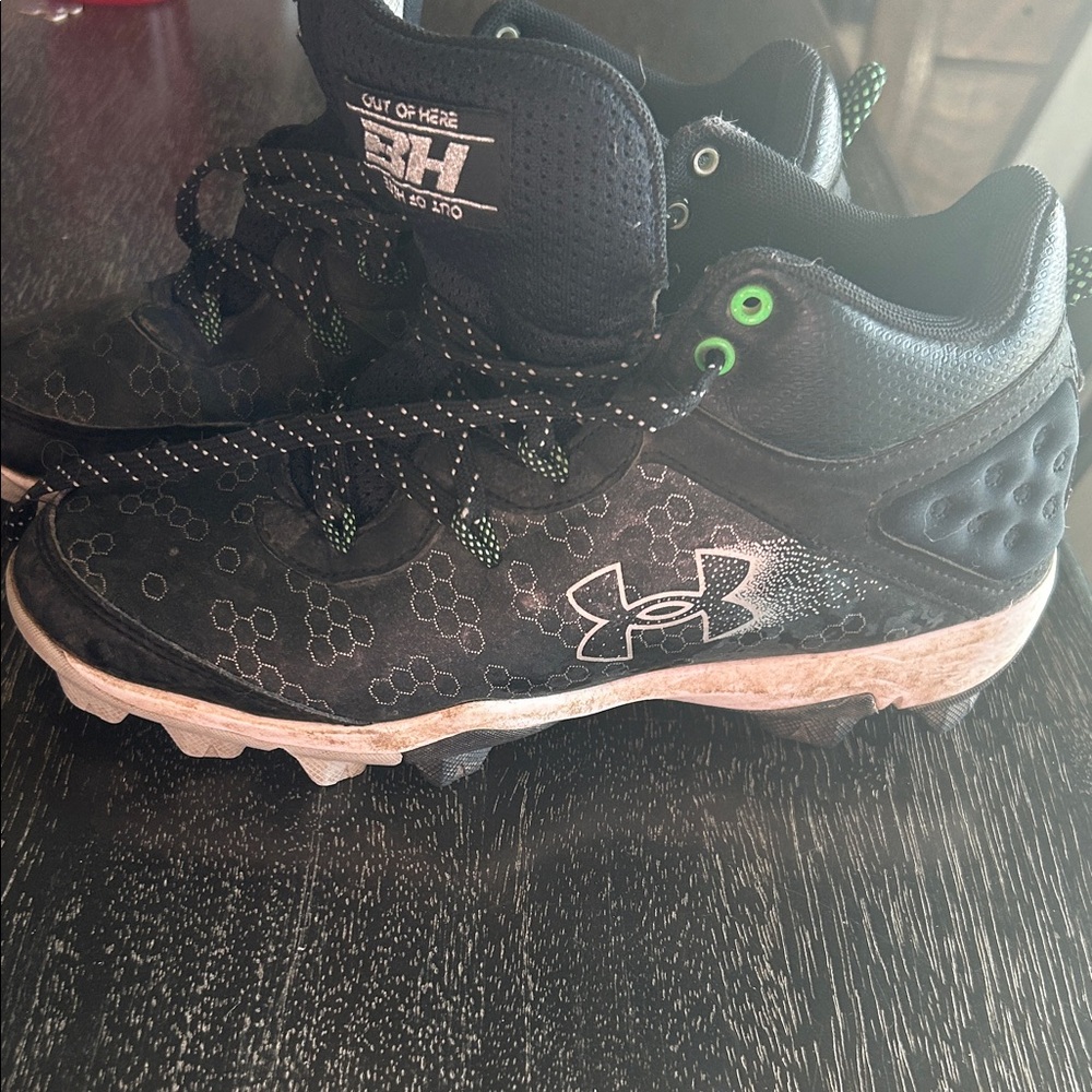 Under Armour Kids Black and Green Sneakers